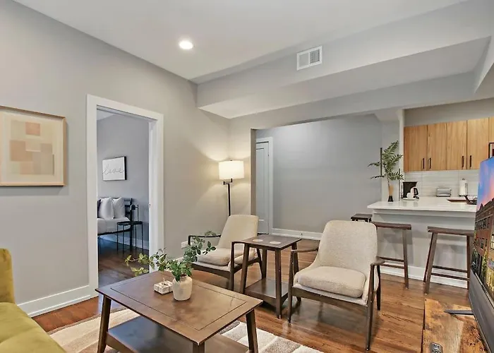 Apartment 3br Spacious With In-unit Laundry - Kedzie 3f