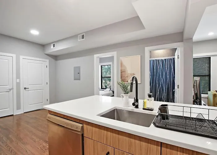 Apartment 3br Spacious With In-unit Laundry - Kedzie 3f *