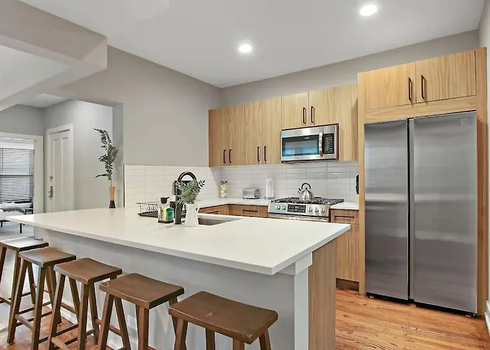 Apartment 3br Spacious With In-unit Laundry - Kedzie 3f